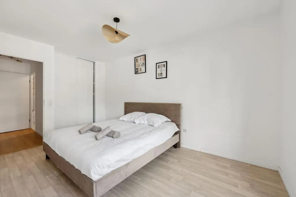 Direct Access To Paris - 6 Guests Apartment Villejuif
