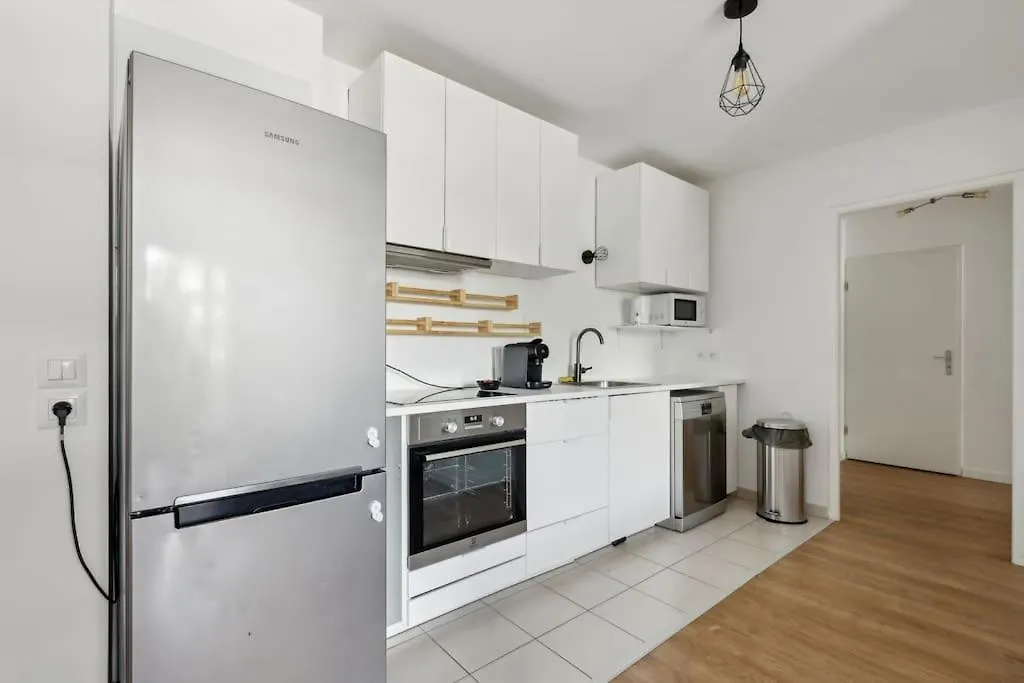 Direct Access To Paris - 6 Guests Apartment Villejuif 0*,  France