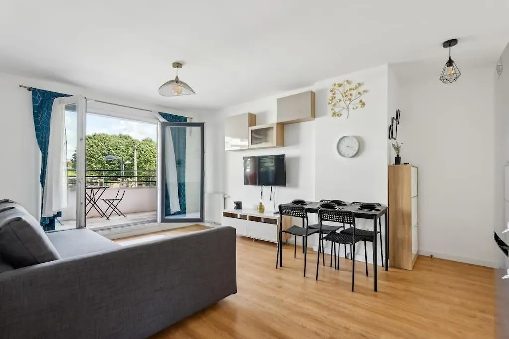 Direct Access To Paris - 6 Guests Apartment Villejuif